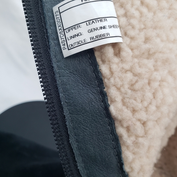 UGG Jillian Shearling Lined Black Suede Riding Winter Side Zip Boots Size 7 - Picture 13 of 15